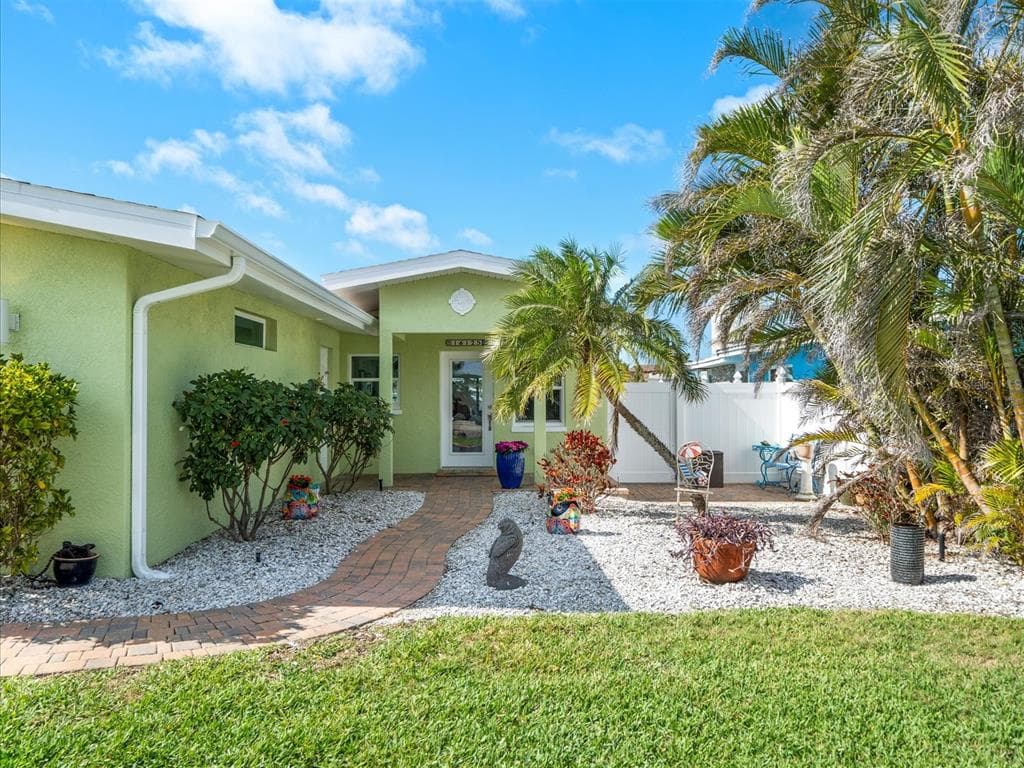16125 4TH STREET E REDINGTON BEACH, FL 33708