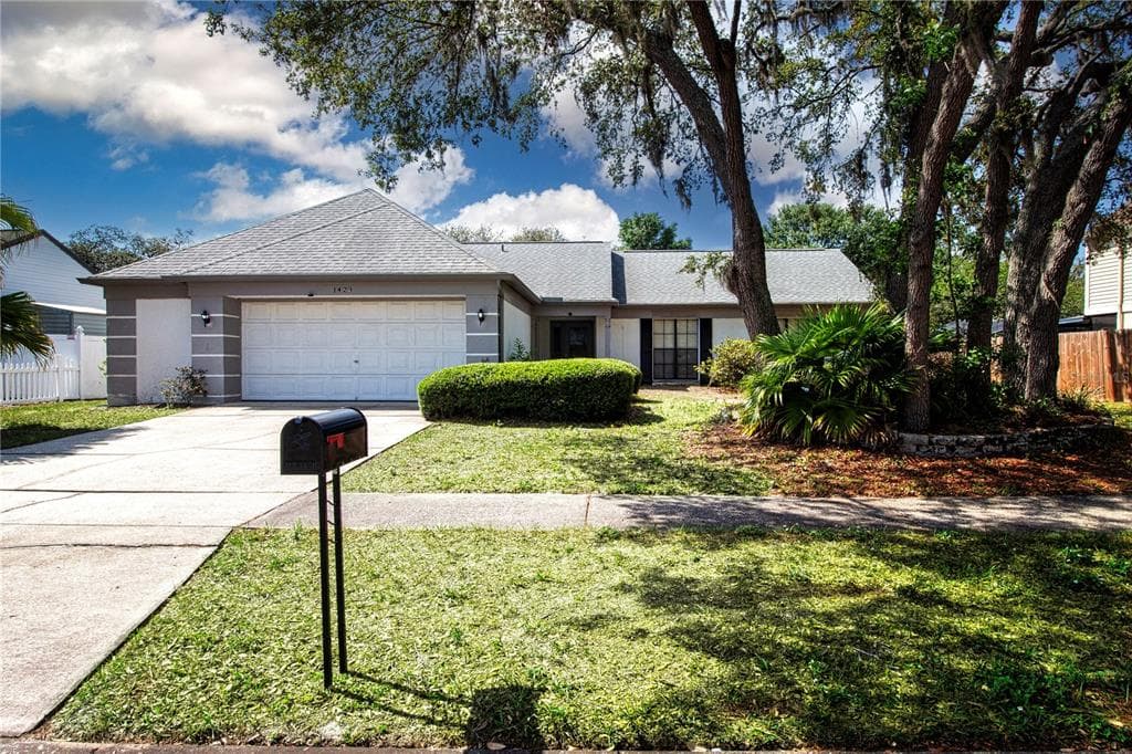 1423 PEACHFIELD DRIVE VALRICO, FL 33596