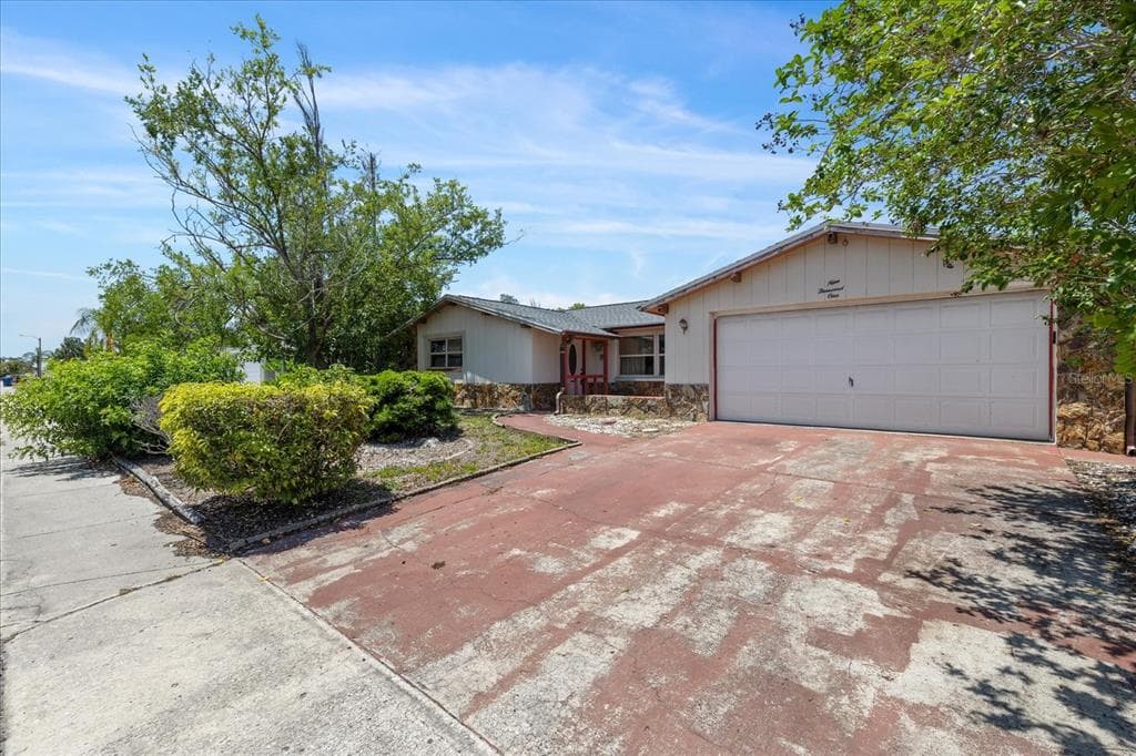 9001 LIDO LANE PORT RICHEY, FL 34668