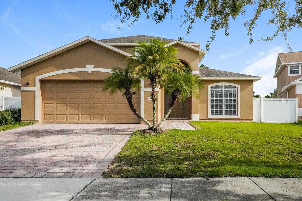 4318 HELIOTROPE LOOP KISSIMMEE, FL 34746