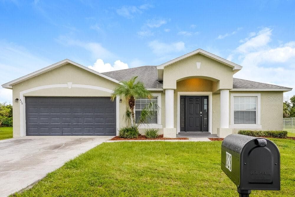 828 CABARET COURT KISSIMMEE, FL 34759