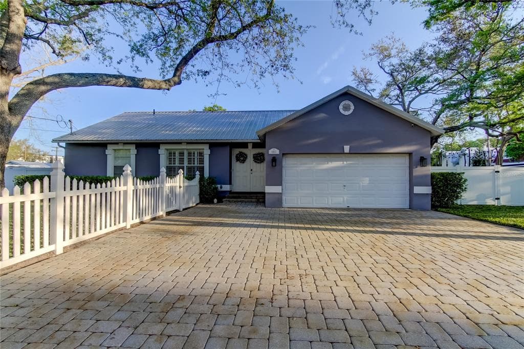 4801 W CHISHOLM STREET TAMPA, FL 33616