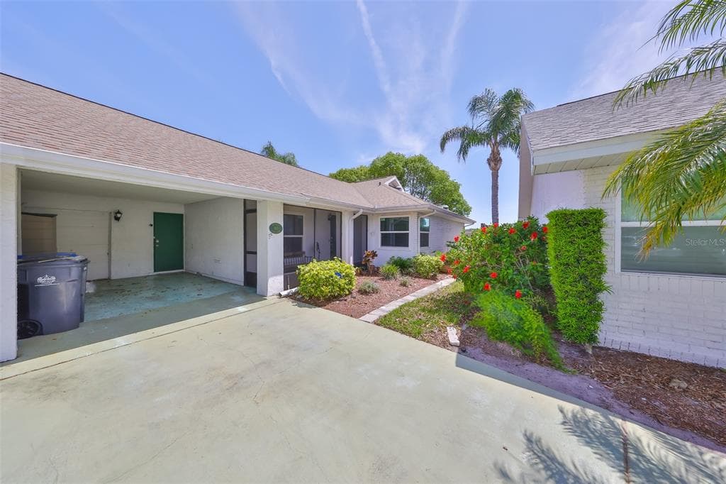 1617 COMFY COURT SUN CITY CENTER, FL 33573