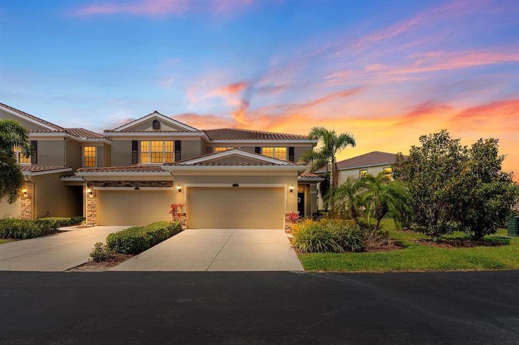 582 53RD AVENUE N ST PETERSBURG, FL 33703