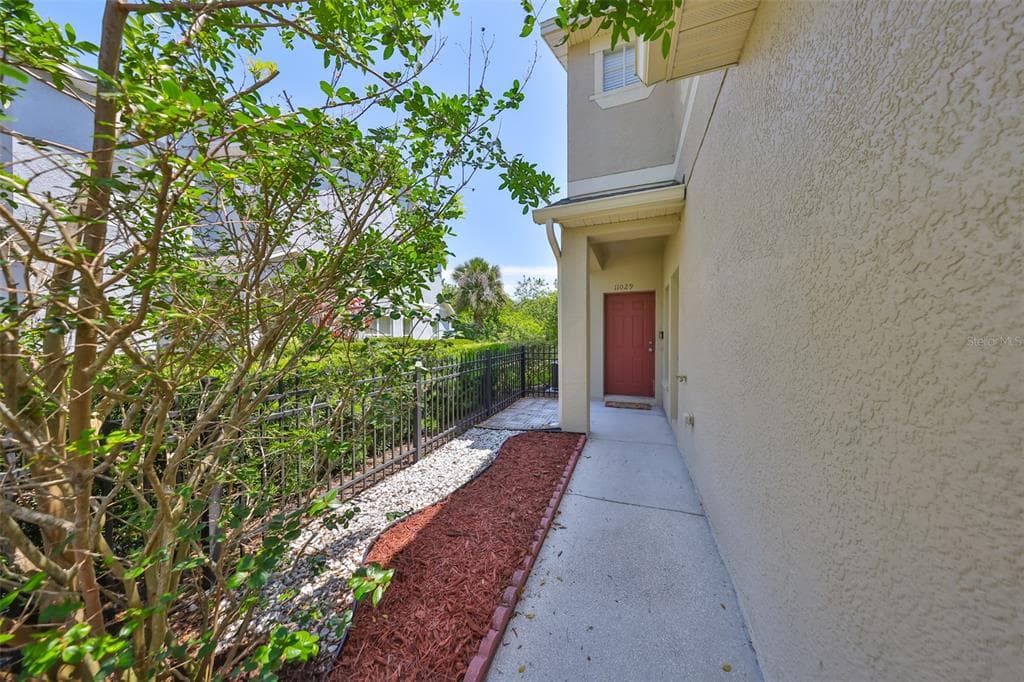 11029 WINTER CREST DR DRIVE RIVERVIEW, FL 33569