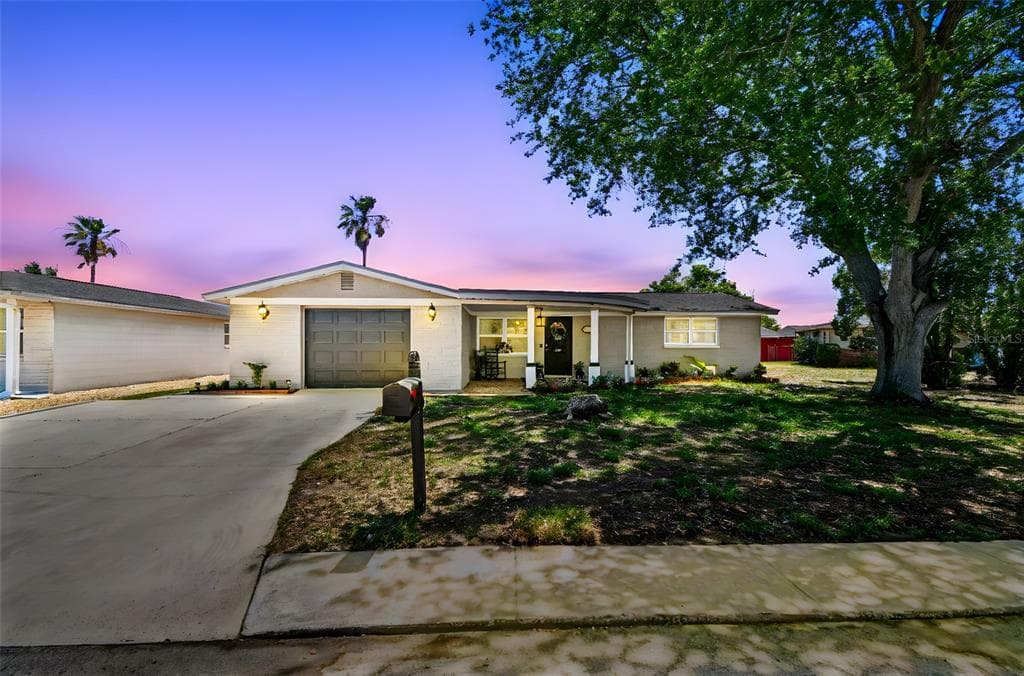 2532 FENTRESS PLACE HOLIDAY, FL 34691
