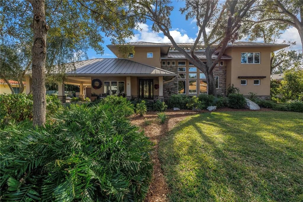 950 41ST AVENUE N ST PETERSBURG, FL 33703