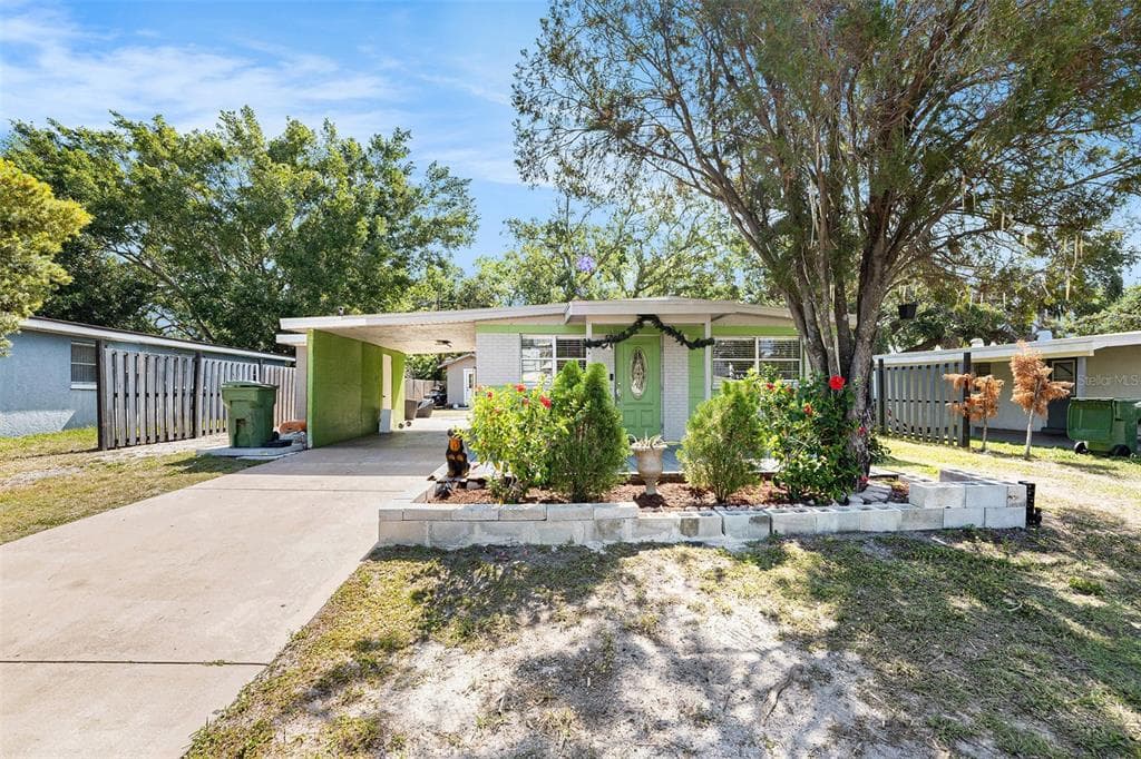 1417 14TH STREET E BRADENTON, FL 34208