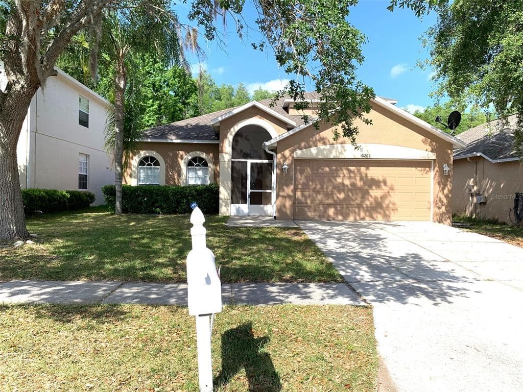 10208 GRANT CREEK DRIVE TAMPA, FL 33647