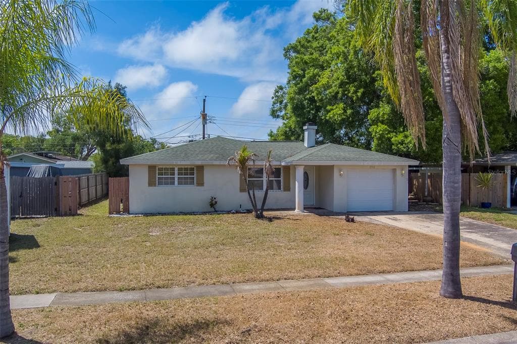 11546 LEISURE LANE W LARGO, FL 33773