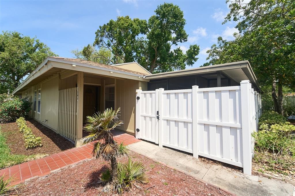 7205 SAN LUIS CT TAMPA, FL 33634