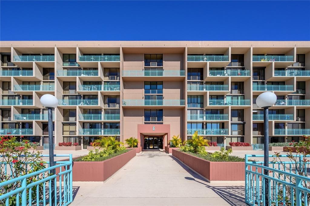 1 KEY CAPRI UNIT 503W TREASURE ISLAND, FL 33706