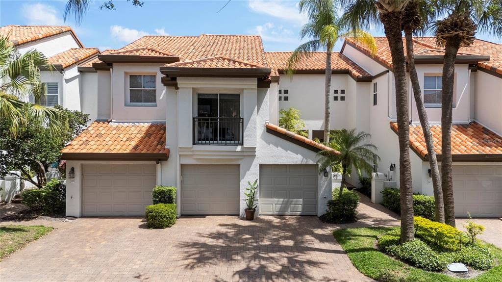1117 SHIPWATCH CIRCLE TAMPA, FL 33602