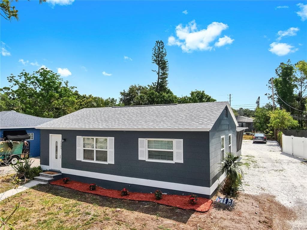1402 FREEMONT STREET S GULFPORT, FL 33707