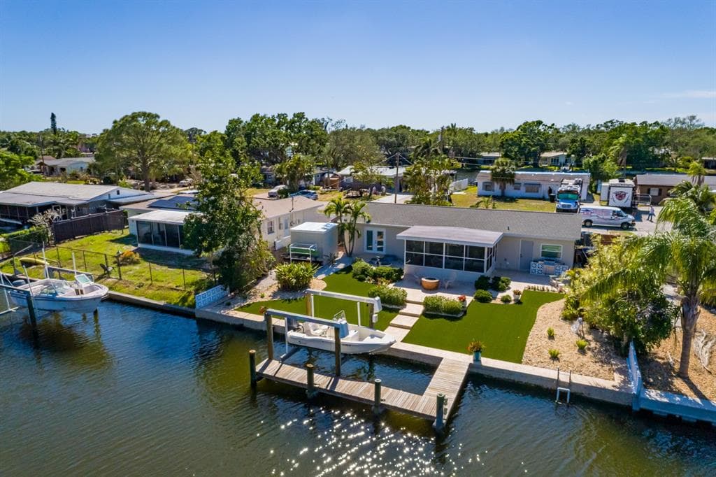 9301 SUN ISLE DRIVE NE ST PETERSBURG, FL 33702