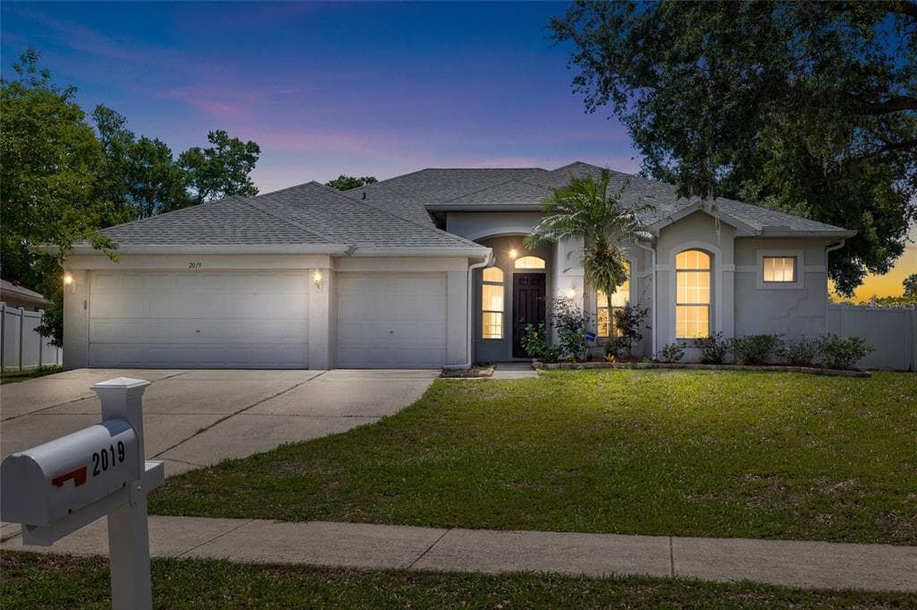 2019 RUTHERFORD DRIVE DOVER, FL 33527