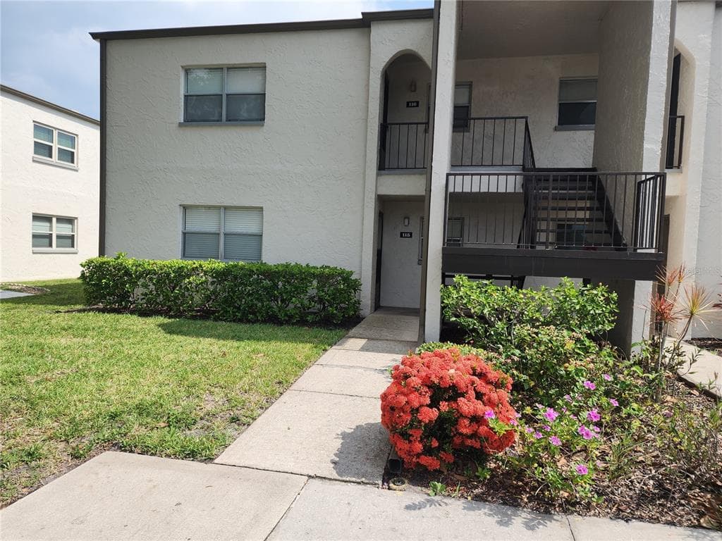 7701 STARKEY ROAD UNIT 115 SEMINOLE, FL 33777