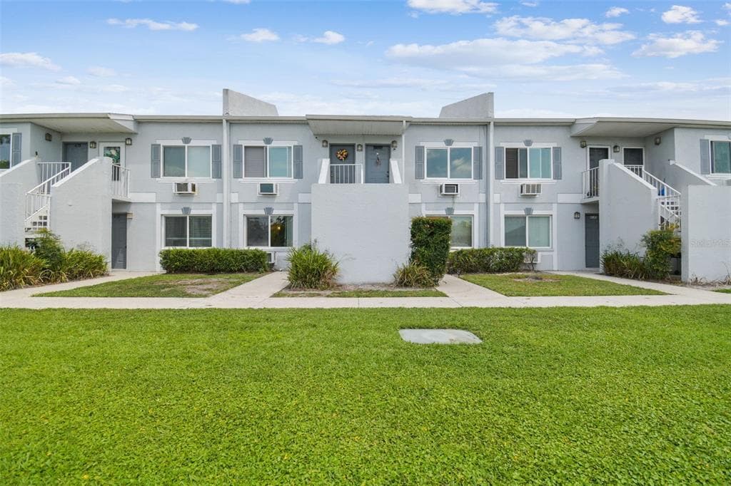 4141 DOLPHIN DRIVE UNIT 4141 TAMPA, FL 33617