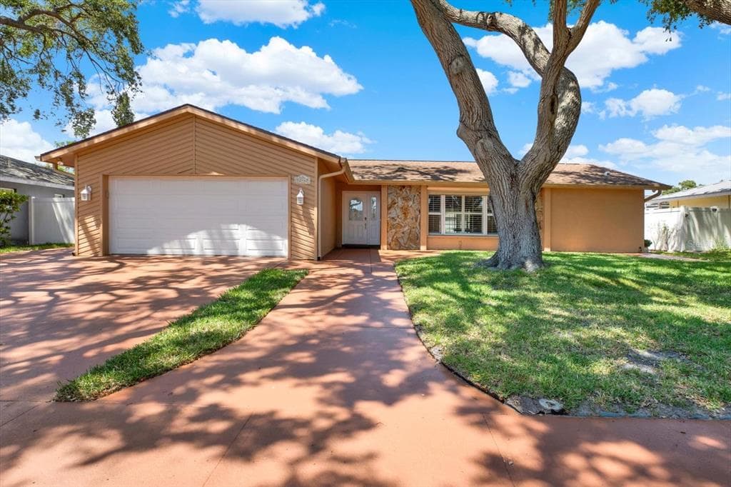 12467 93RD AVENUE SEMINOLE, FL 33772