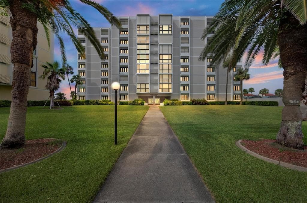 851 BAYWAY BOULEVARD UNIT 404 CLEARWATER, FL 33767