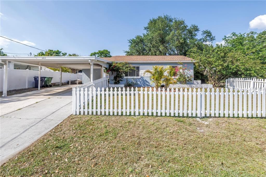 3413 W ROGERS AVENUE TAMPA, FL 33611
