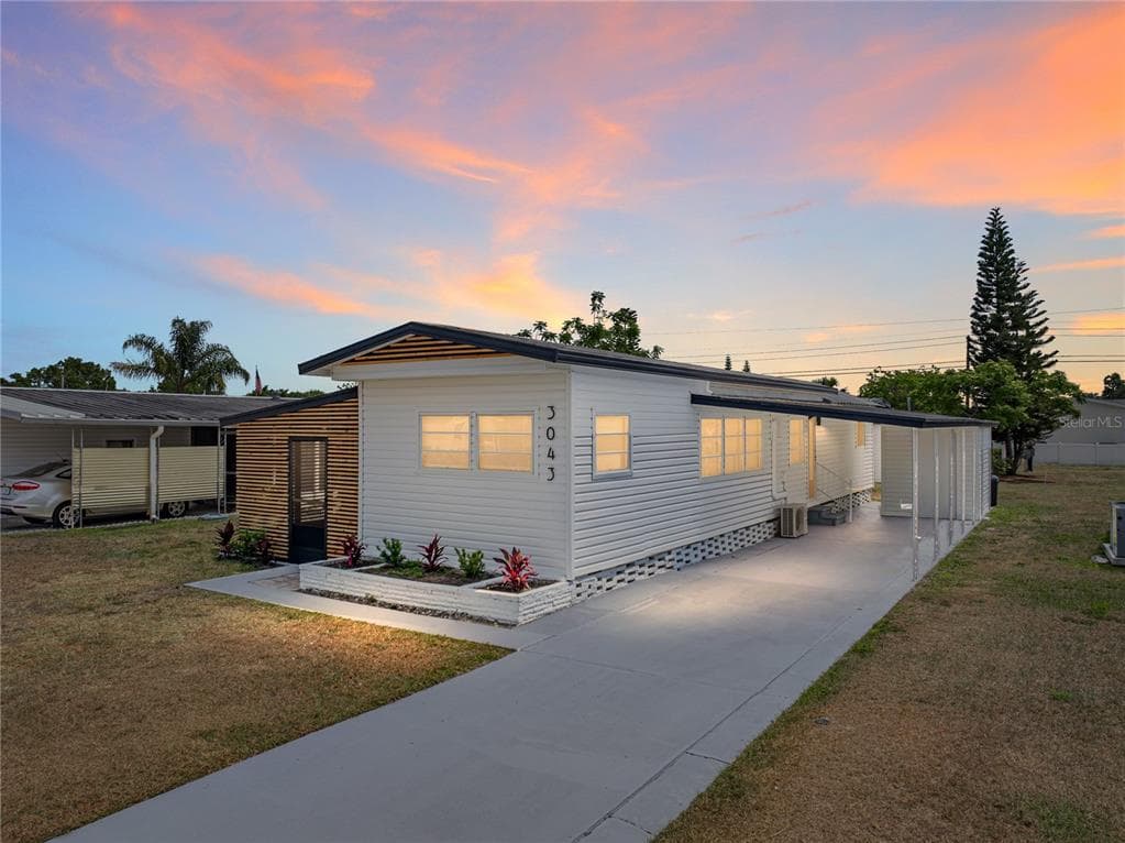 3043 SEGO LANE LAKELAND, FL 33801