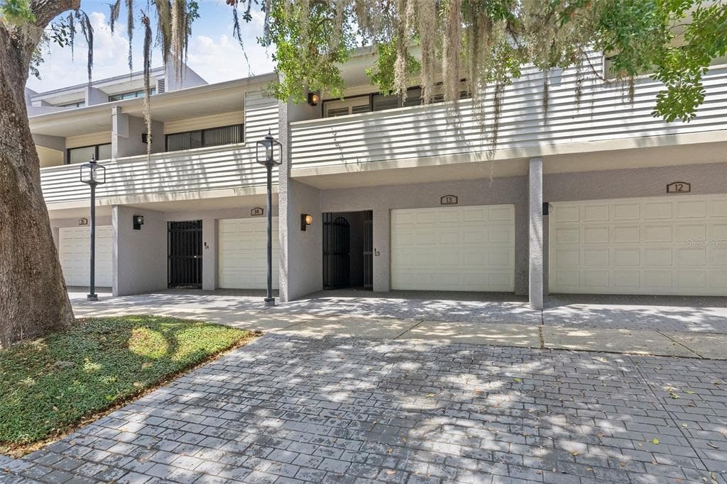301 2ND STREET N UNIT 13 ST PETERSBURG, FL 33701