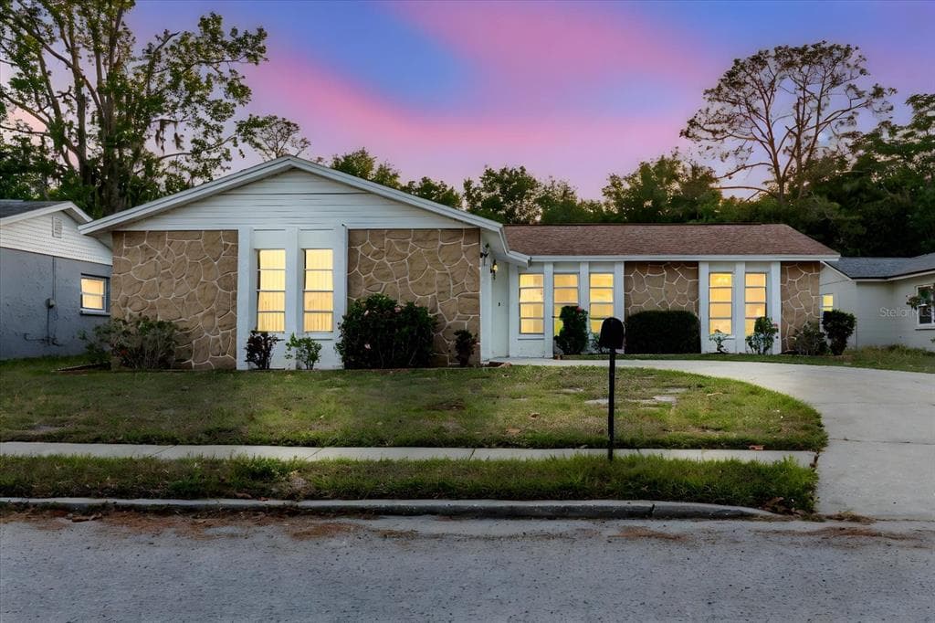 3139 CORONA DR HOLIDAY, FL 34690