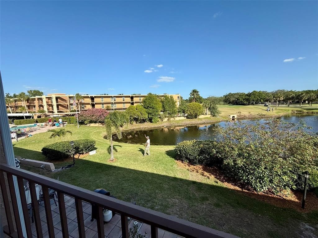 225 COUNTRY CLUB DRIVE UNIT A207 LARGO, FL 33771