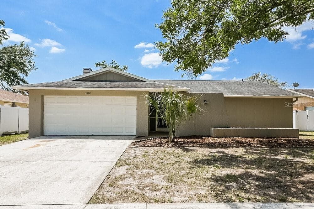 5518 PENTAIL CIRCLE TAMPA, FL 33625