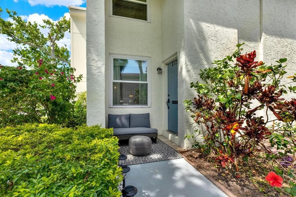 4219 LA DEGA COURT TAMPA, FL 33611