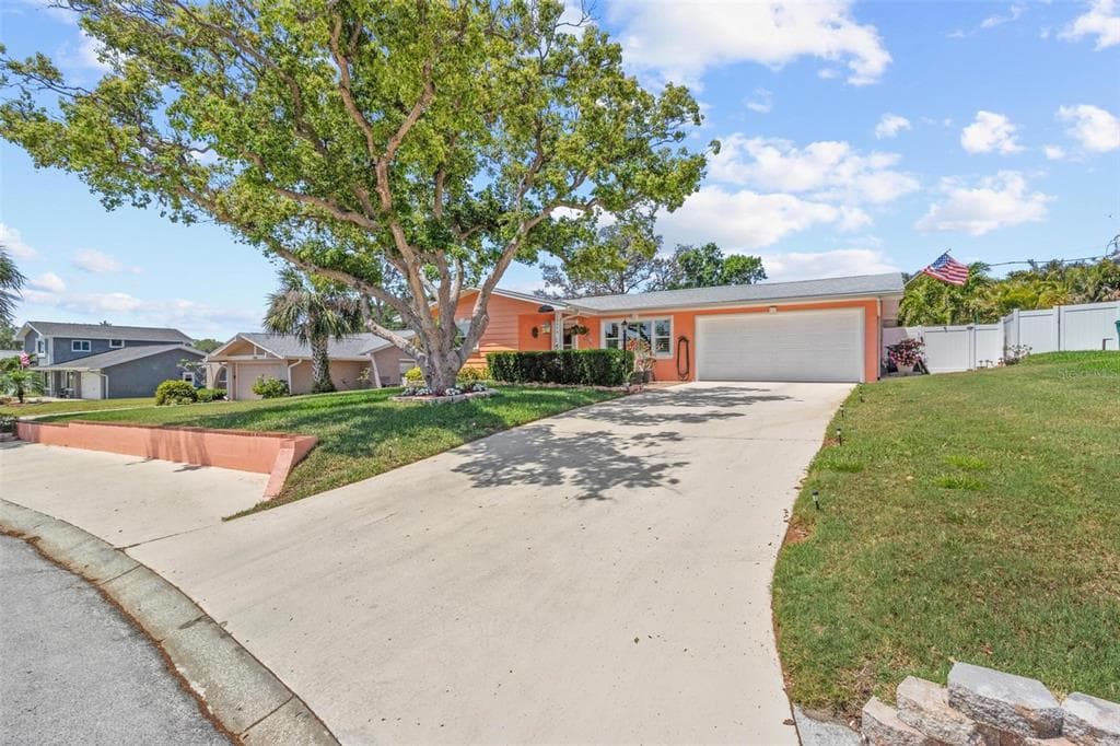 10448 HETRICK CIRCLE W LARGO, FL 33774