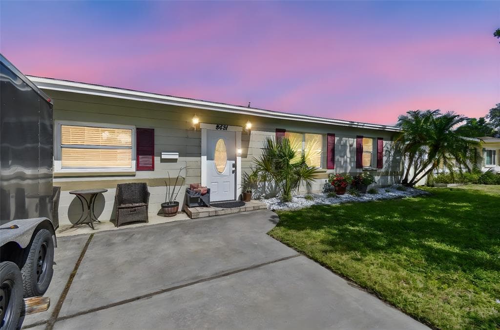 8431 52ND WAY N PINELLAS PARK, FL 33781
