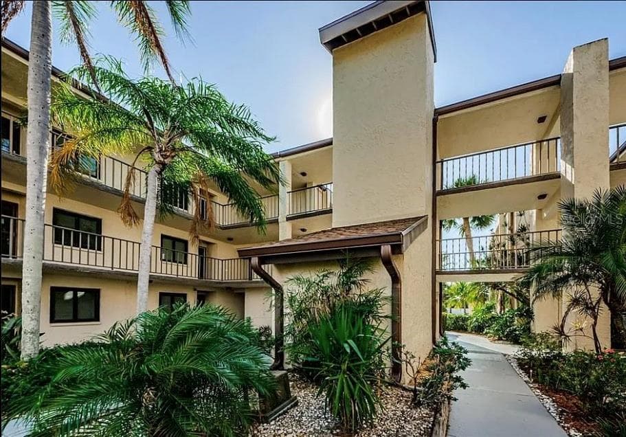 2209 BELLEAIR ROAD UNIT C11 CLEARWATER, FL 33764