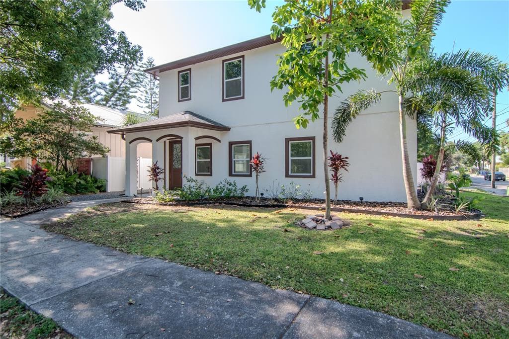 212 W FLORIBRASKA AVENUE TAMPA, FL 33603