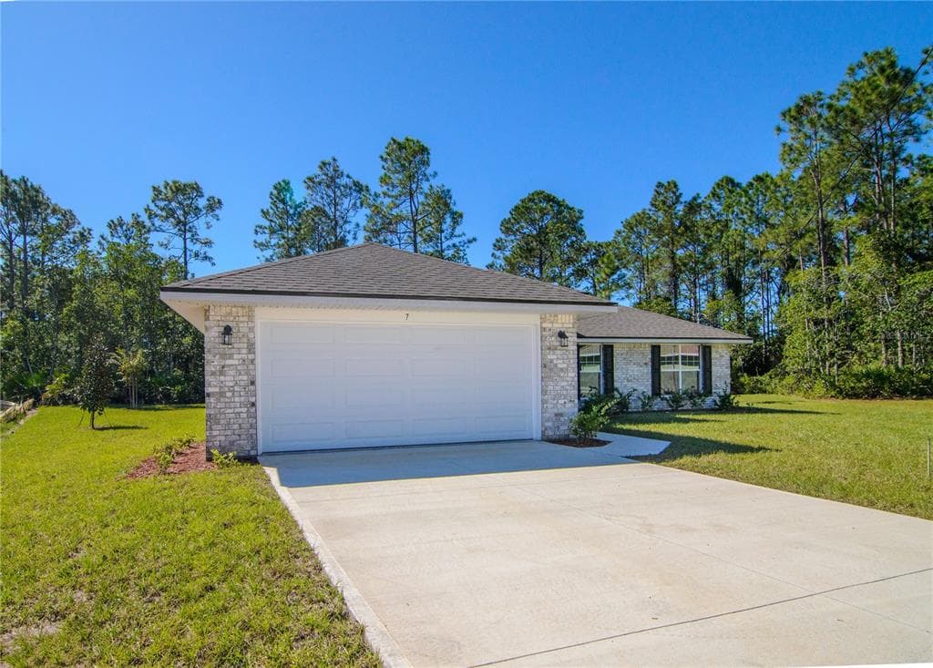 7 ROLLS ROYCE COURT N PALM COAST, FL 32164