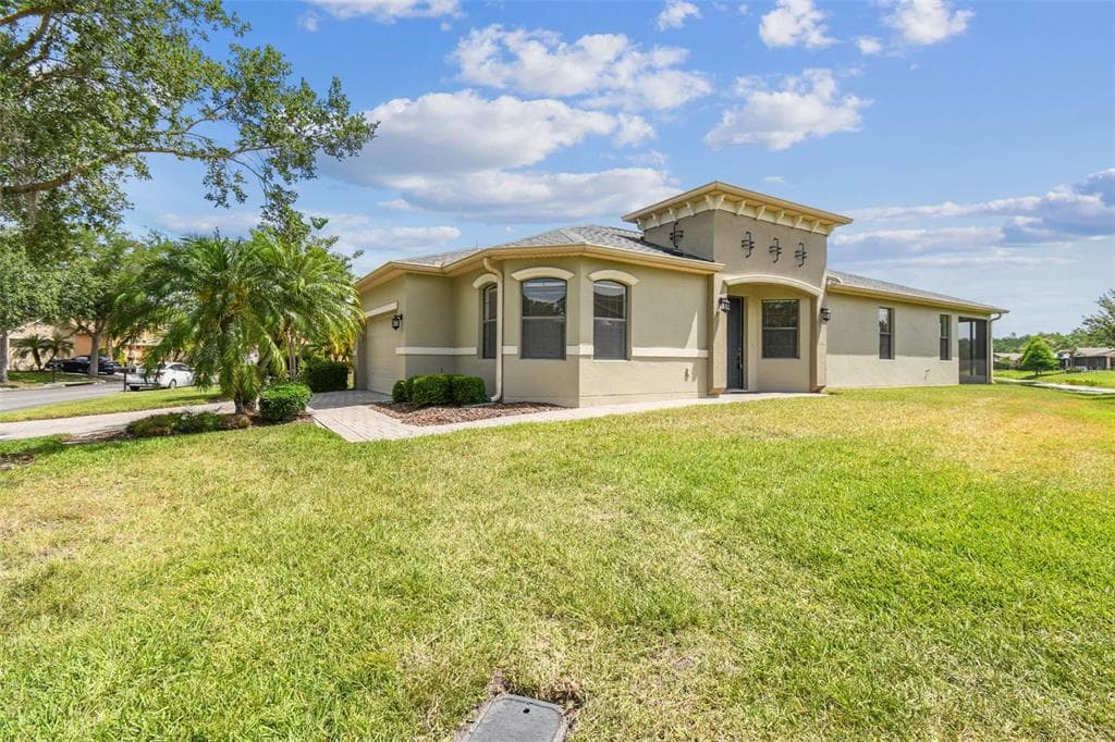 829 GRAND CANAL DRIVE POINCIANA, FL 34759