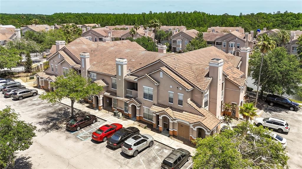 18017 VILLA CREEK DRIVE UNIT 18017 TAMPA, FL 33647