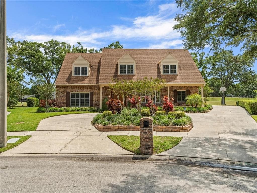 4033 PRIORY CIRCLE TAMPA, FL 33618