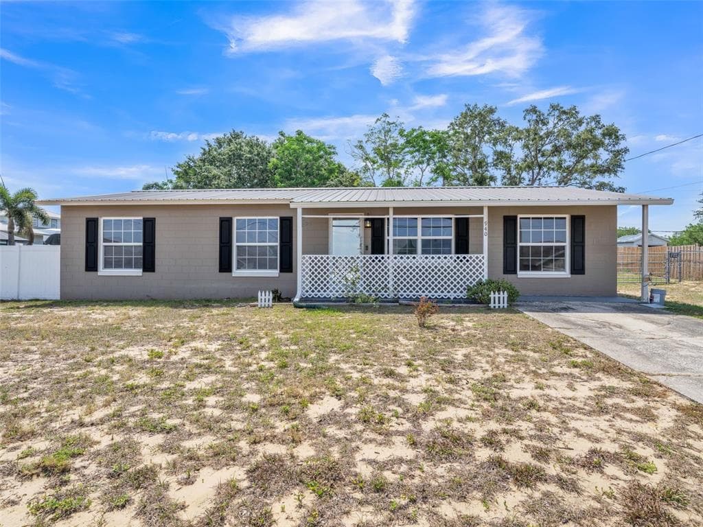 940 THOMPSON AVENUE FROSTPROOF, FL 33843
