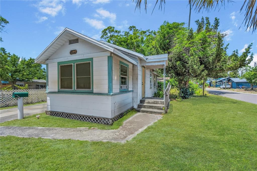 2001 29TH AVENUE N ST PETERSBURG, FL 33713