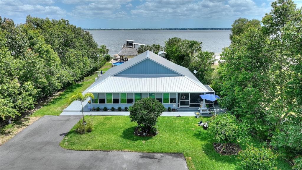 1395 S LAKE REEDY BOULEVARD FROSTPROOF, FL 33843