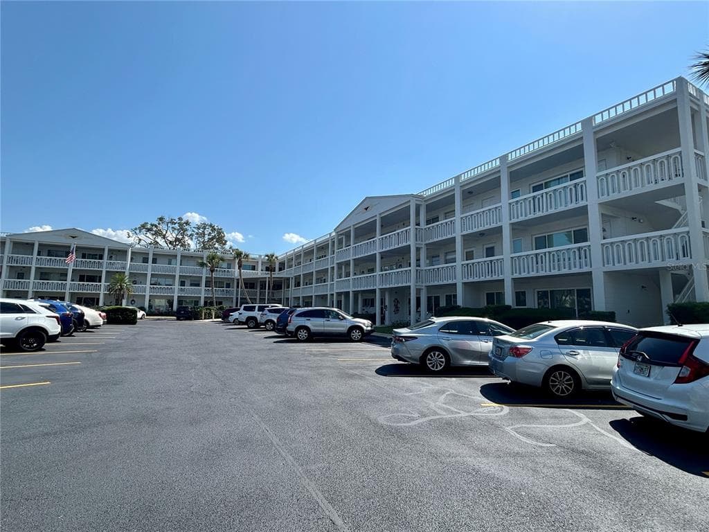2020 WORLD PARKWAY BOULEVARD UNIT 14 CLEARWATER, FL 33763
