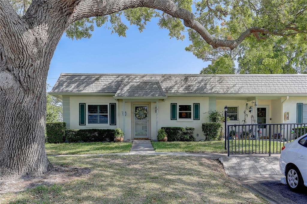 1430 NORMANDY PARK OAKS DRIVE UNIT 9 CLEARWATER, FL 33756