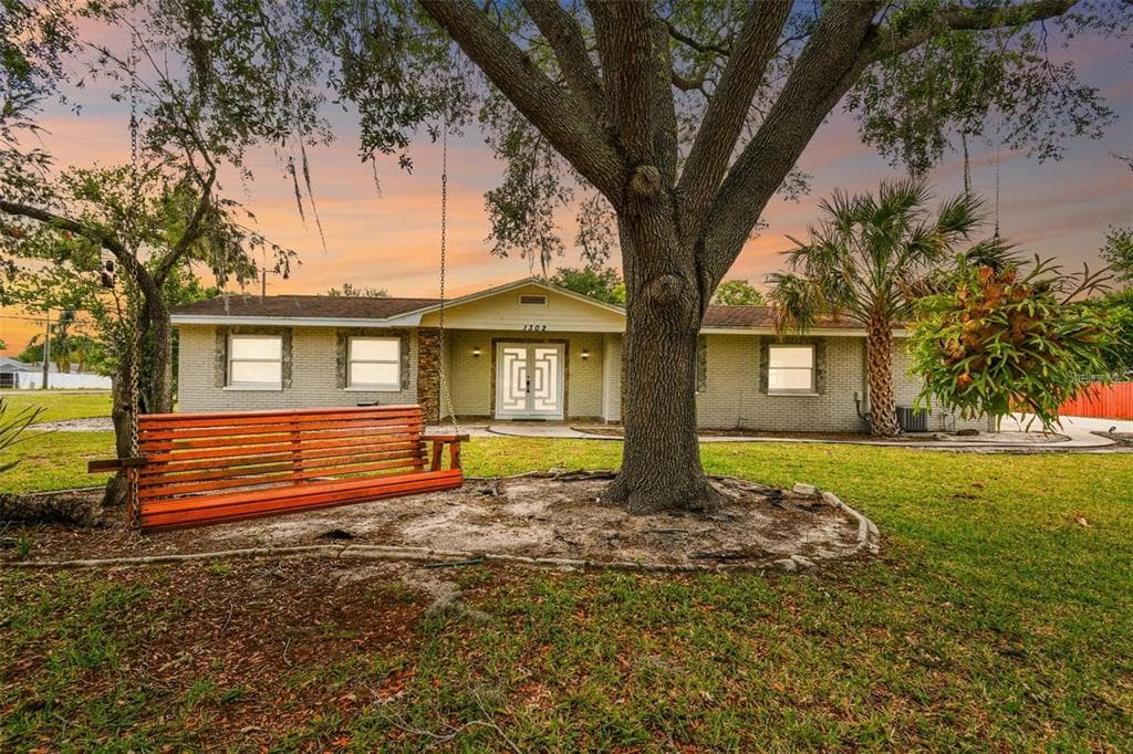 1302 BRANDONWOOD DRIVE BRANDON, FL 33510