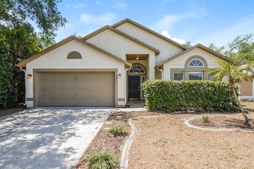 4202 MENDENWOOD LANE ORLANDO, FL 32826