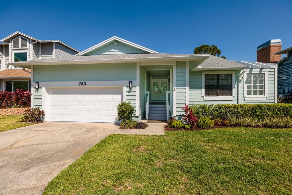 733 CAPTIVA COURT NE