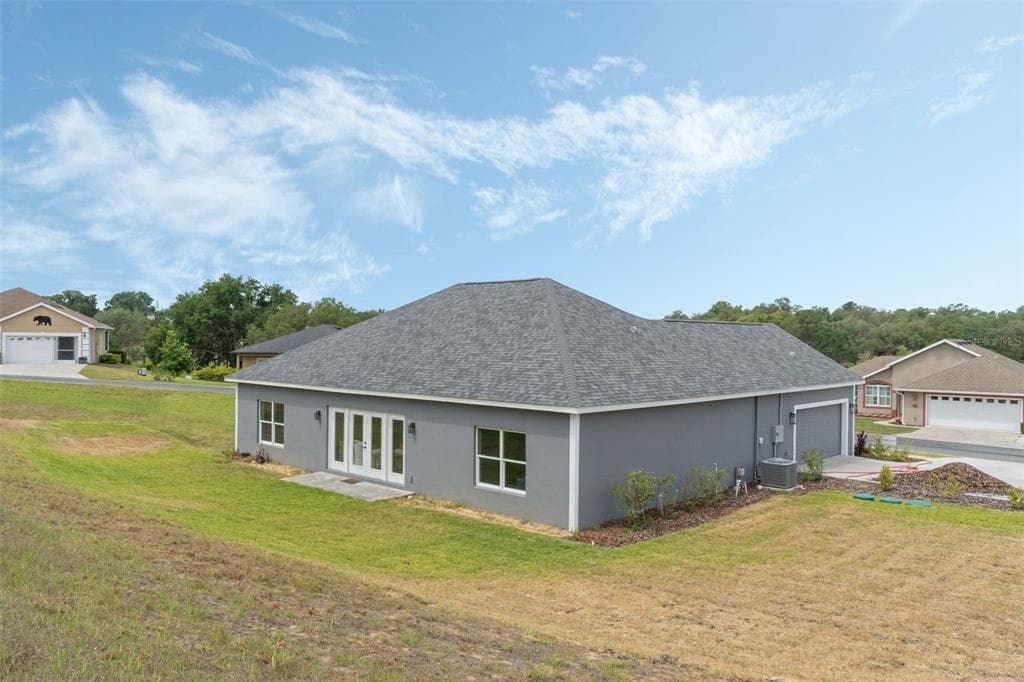72 FAIRWAY CIRCLE UMATILLA, FL 32784