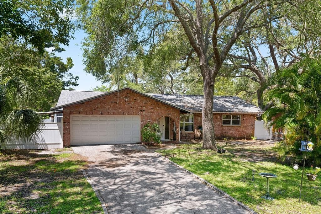 1020 PINEBROOK DRIVE CLEARWATER, FL 33755