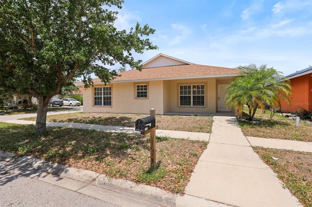 2106 PLEASANT VIEW AVENUE RUSKIN, FL 33570